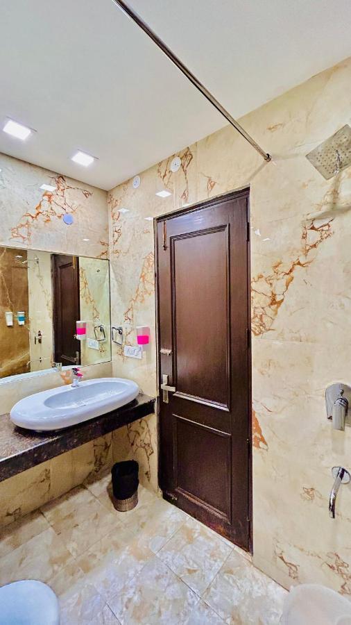 Park Studio Dlf Phase 2, Cyber City, Gurgaon Exterior foto